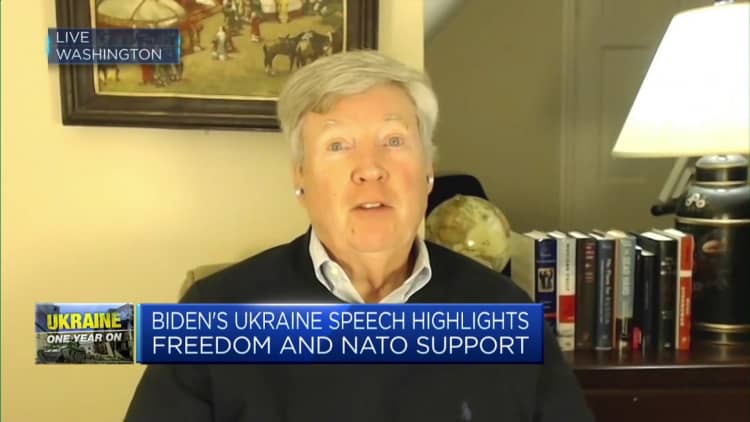 Russia may not be positioned to carry out a large-scale offensive, says former U.S. diplomat