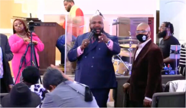 St.Louis Pastor's Quick Thinking, Call for Prayer Stop Would-Be Robbers Attempt to Hold Up Church During Sunday Service