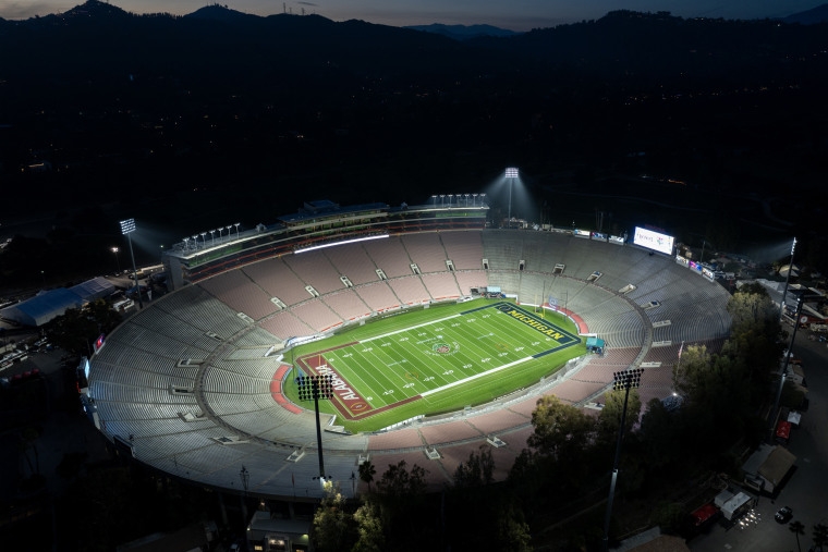 Image: Pasadena Prepares For The Rose Bowl